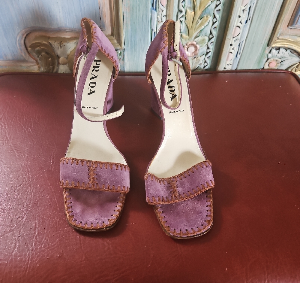 Prada Purple Heeled Shoes with Elegant Design